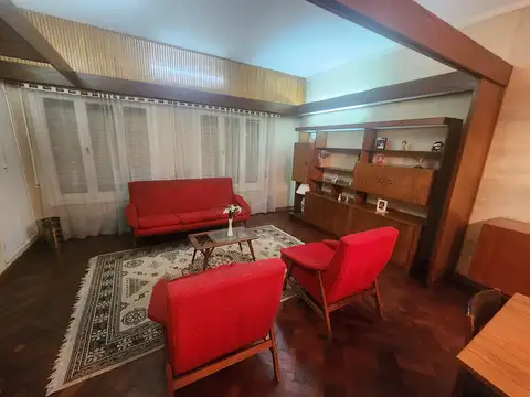 Casa 6 ambientes con 1 baño