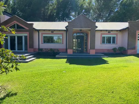 Casa en Venta en Bahía Blanca, USD 395.000