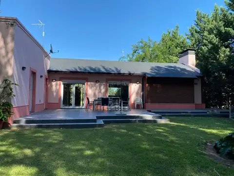 Casa en Venta con 2 cocheras