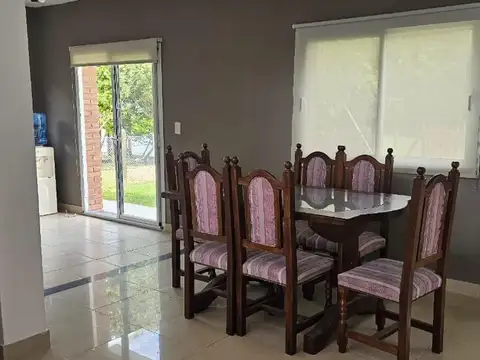 Casa en Venta con 2 cocheras