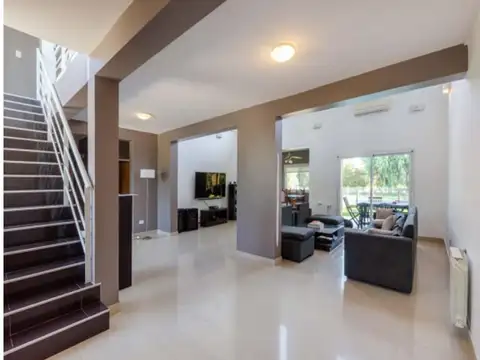 Casa en Venta al Este