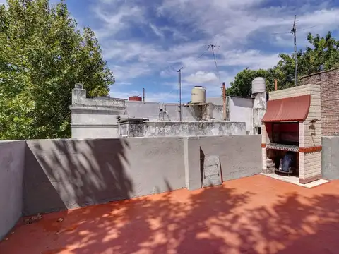 VENTA 2 CASAS EN LOTE UNICO REFACCIONADA – FLORES