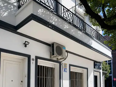 PH 3 ambientes tipo casa con entrada independiente y patio  en venta Versalles