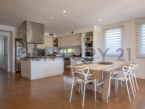 Casa en Venta en San Benito, USD 520.000