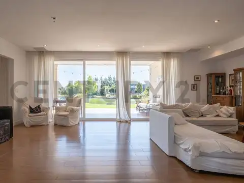 CASA A LA VENTA SAN BENITO VILLANUEVA A LA LAGUNA