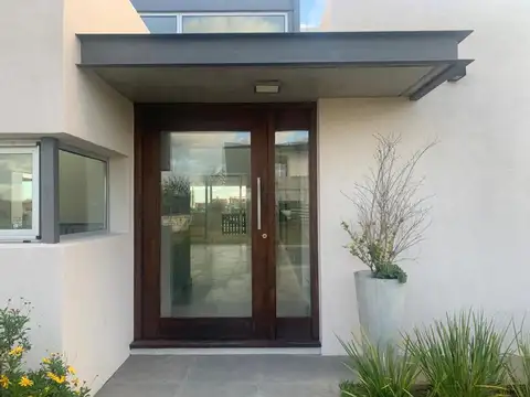 Casa en Venta en Puertos - Araucarias, USD 292.000