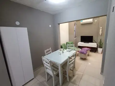 Departamento de Pasillo 2 Dormitorios -  PH  Sarmiento al 1700 - Aabasto - Rosario