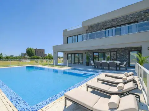 Casa en venta en la providencia 6 ambientes