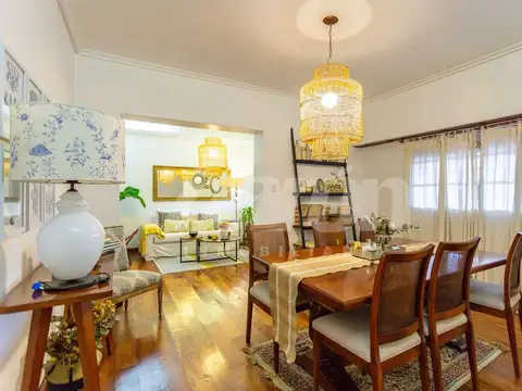 Casa 5 ambientes con 4 baños