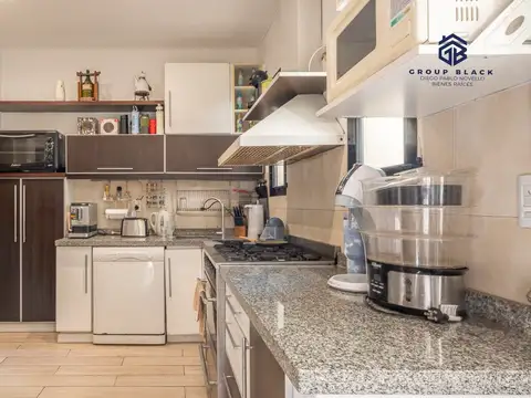 Casa 6 ambientes con 5 baños