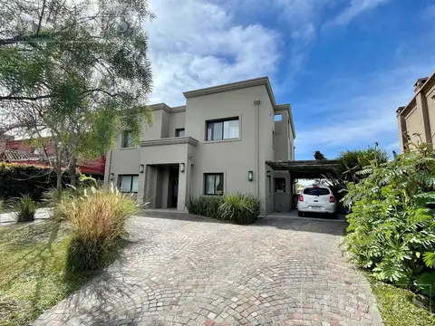 Casa en venta a La Laguna - San Isidro Labrador - Villanueva.