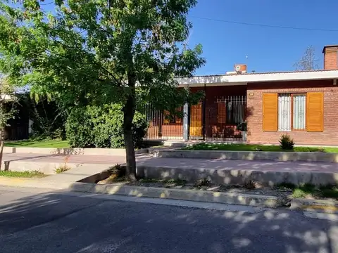 Venta Casa Barrio Santa Ana. Guaymallén.