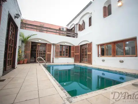 Casa de 10 ambientes en Saavedra