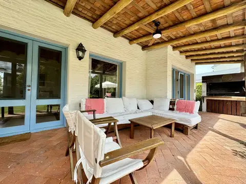 Casa en Alquiler Temporal en Punta del Este, USD 40.000