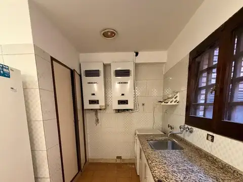 Casa 6 ambientes con 3 baños