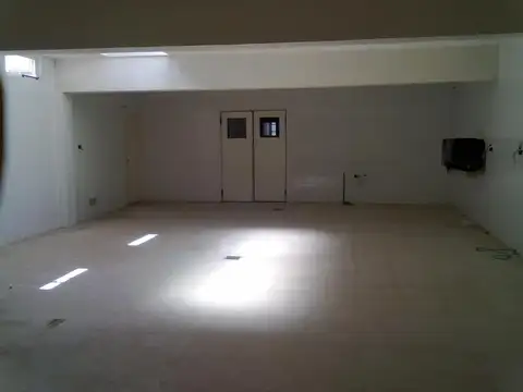 Local en Venta en Llavallol, USD 320.000