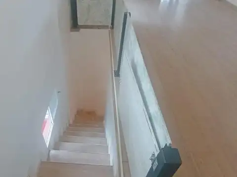 Depto Tipo Casa en Alquiler al Este