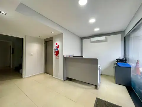 Oficina en Venta con 3 cocheras