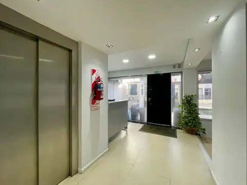 Excelente edificio de oficina en Vicente Lopez