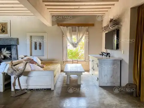 Casa en venta 7 dormitorios Punta Piedras