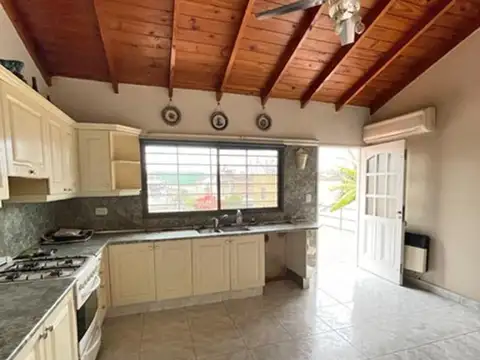CASA 4 AMBIENTES EN 2 PLANTAS EN SAN ANDRES