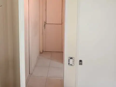 Peluffo 1400, Piso PB