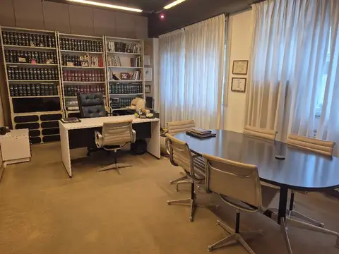 Oficina 4 ambientes con 2 baños