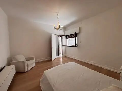 Casa al frente, Pichincha, 3 dormitorios