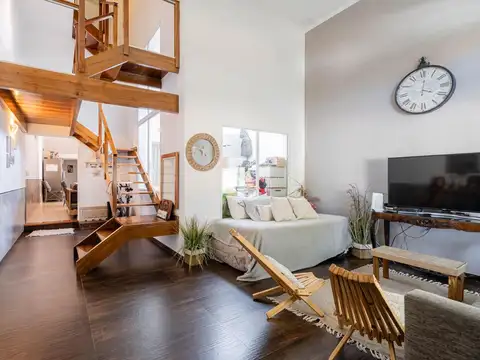 Casa en venta de 8 ambientes en Aldo Bonzi