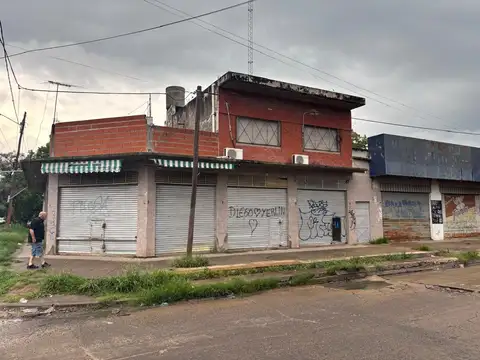 IMPORTANTE ESQUINA COMERCIAL EN MORENO