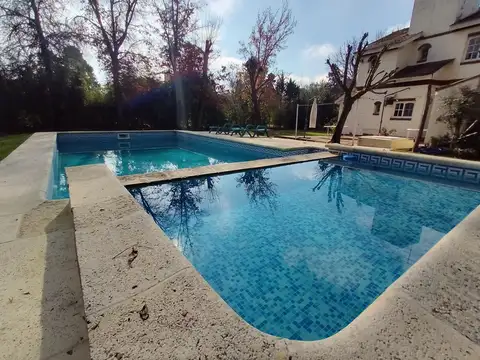 Casa en Alquiler en El Bosque, USD 1.100