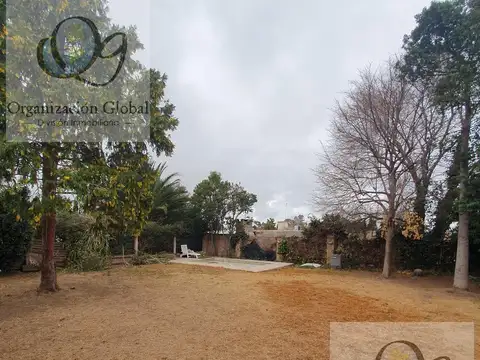 Casa 6 ambientes con 2 baños