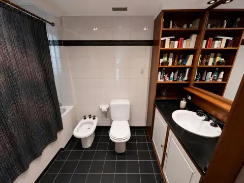 VENTA CASA LOTE PROPIO EN ESQUINA CHACARITA