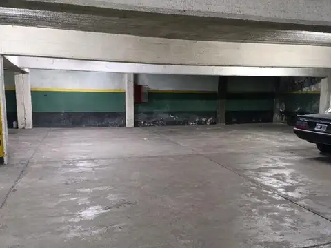 Cochera En Venta En Quilmes