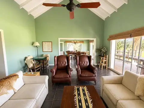 Casa en Alquiler Temporal con 1 cochera
