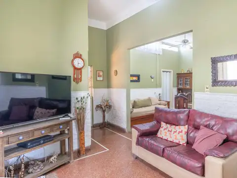 VENTA CASA 3 AMBIENTES COCHERA FLORENCIO VARELA