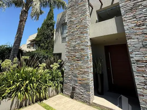 Casa en Alquiler de 4 dormitorios