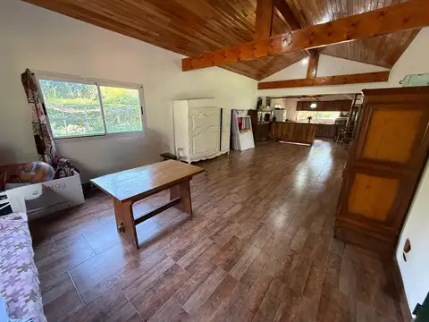 Casa 6 ambientes con 2 baños