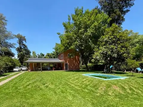 Casa en Venta con Casa de Huéspedes - Barrio Los Pinos - Exaltación de la Cruz