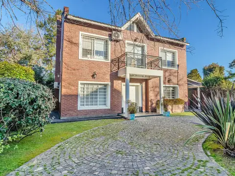 CLUB EL CARMEN VENTA CASA 4 AMB.