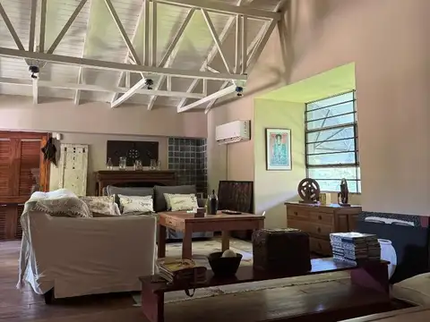 Casa en Venta 5 ambientes en Gonnet