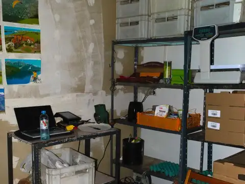 Local en zona comercial de 3,30 x 15