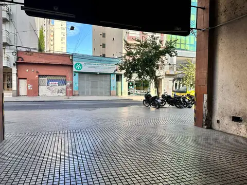 Cochera cubierta  en venta ubicado en Maipu 1148