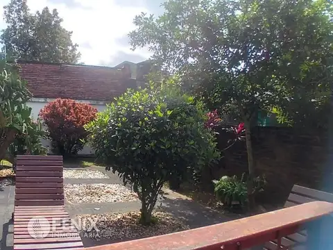 CF1304 - CASA APTA CRÉDITO HIPOTECARIO - AMPLIO TERRENO - AV. LOPEZ TORRES Y CMTE. ROSALES