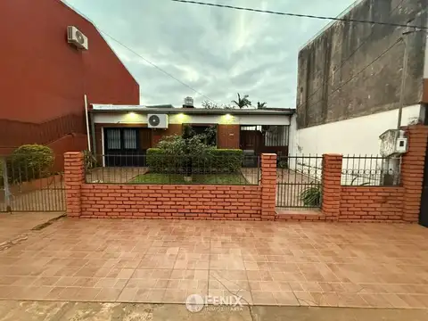 CF1304 - CASA APTA CRÉDITO HIPOTECARIO - AMPLIO TERRENO - AV. LOPEZ TORRES Y CMTE. ROSALES