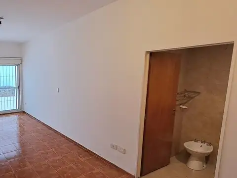Maza 800, Piso PB