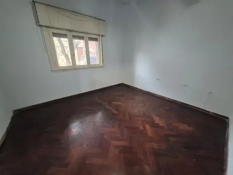 CASA 4 AMBIENTES EN VENTA CON LOCAL SOLDATI
