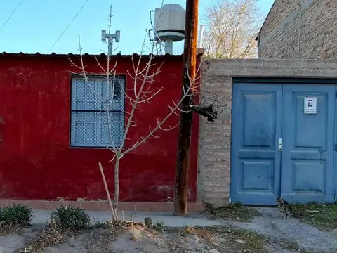 VENTA DE CASA EN CENTENARIO