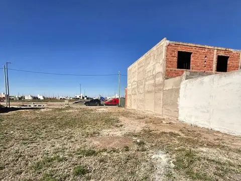 Lote en venta 250 m² (10 x 25) en Cuestas de Manantiales, Manantiales II