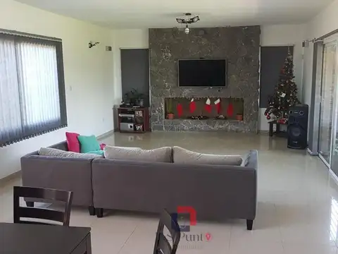 Casa 4 ambientes con 4 baños